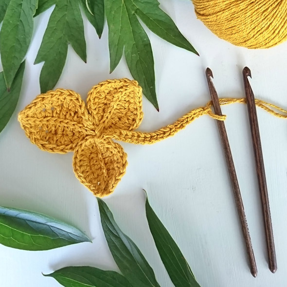 Pony Bamboo Grip Crochet Hook Set: Set of 5 , 2.00, 2.50, 3.00, 3.50 &  4.00mm, Gift Set 